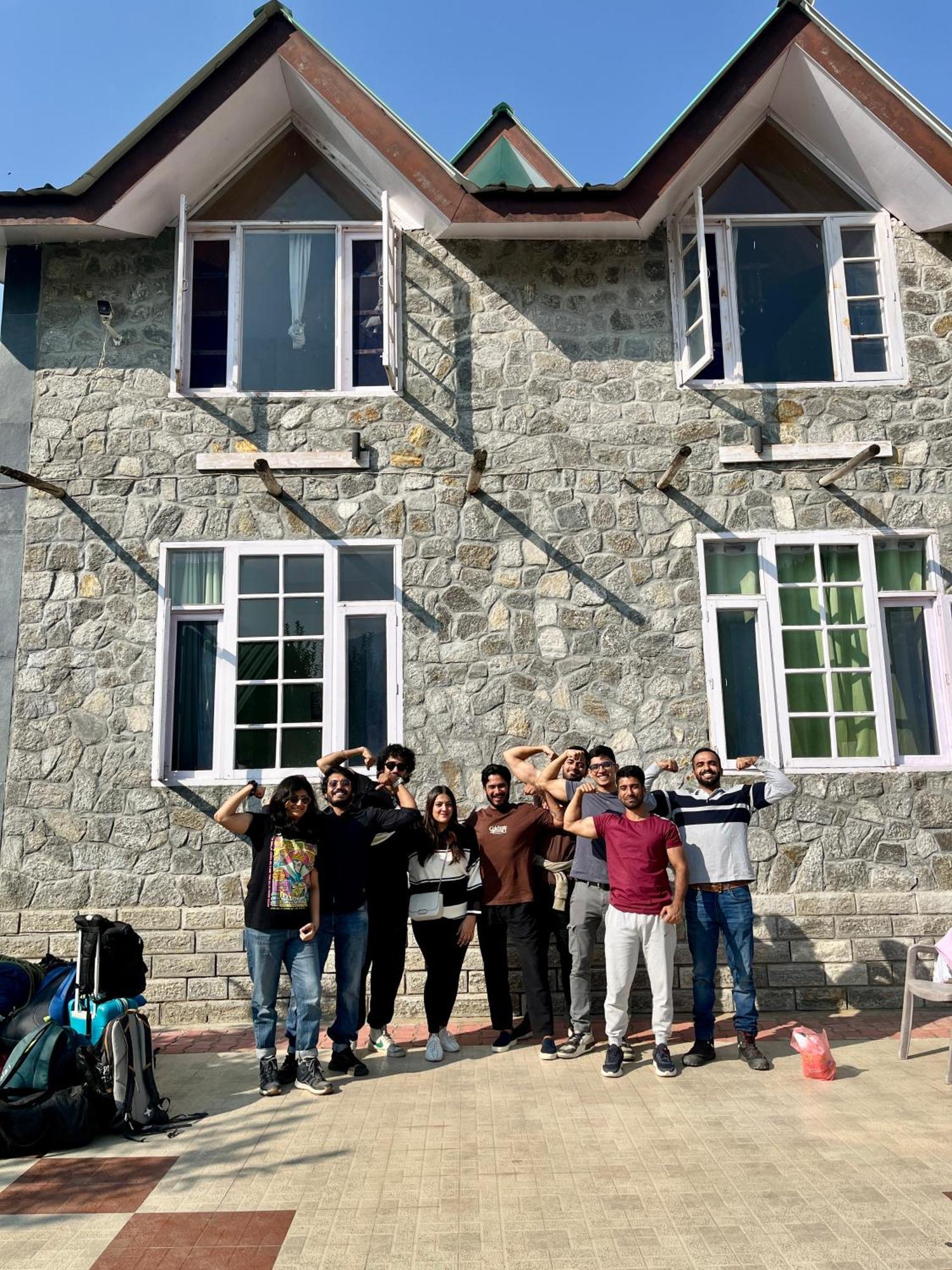 Fluestern Hostel And Cafe Nagar  Exterior photo